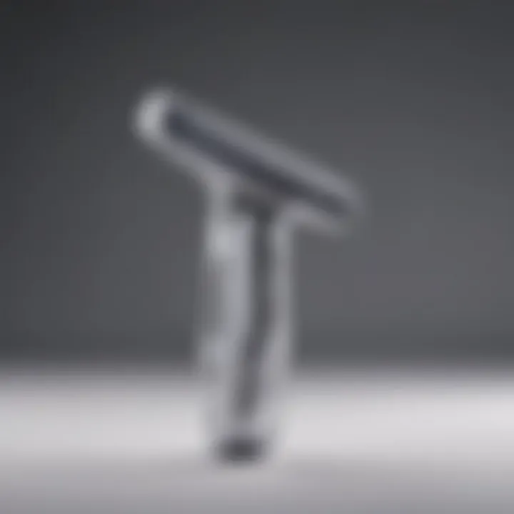 Sleek razor for smooth pubic hair grooming